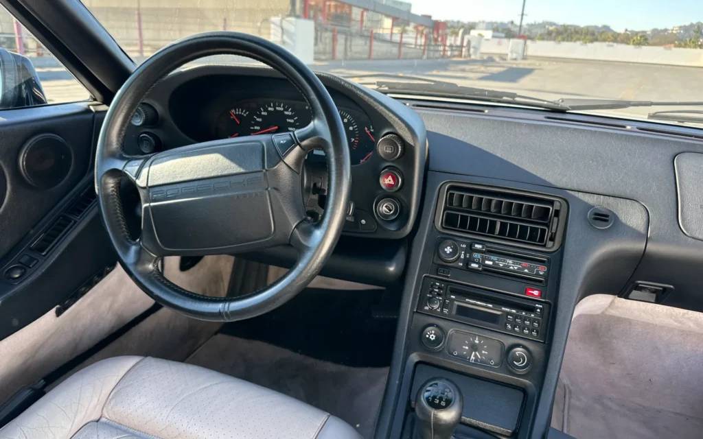 1991 Porsche 928 GT 7