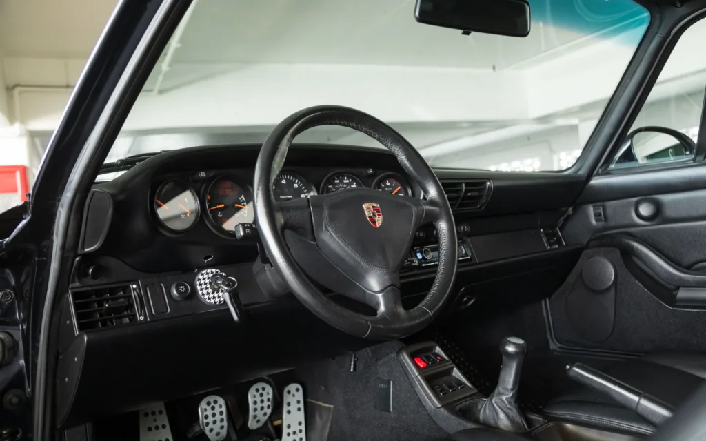 1996 Porsche C4S Blue 8