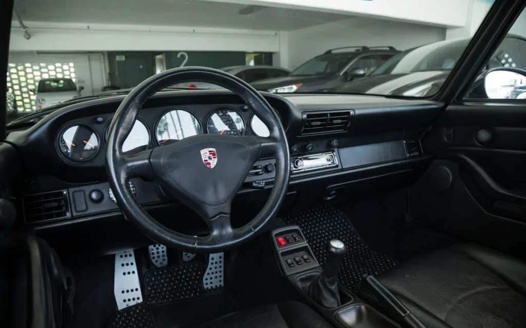 1996 Porsche C4S Blue 9